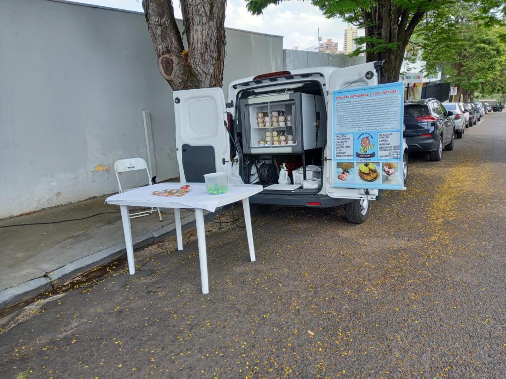 Artesãos e food trucks participam de primeiro evento após chamamento público no Parque Vitória Régia